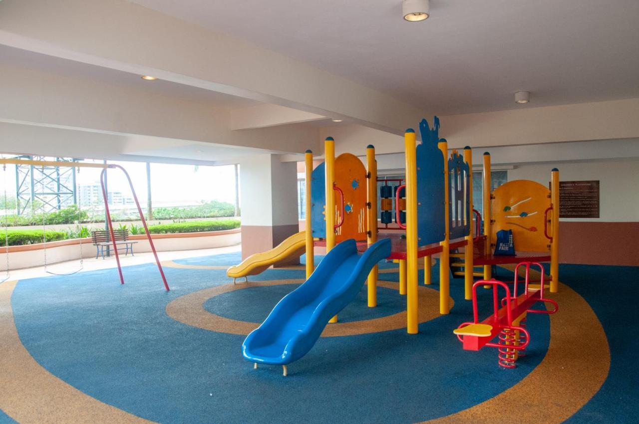 Five H Family Service Apartment Seri Kembangan Bagian luar foto